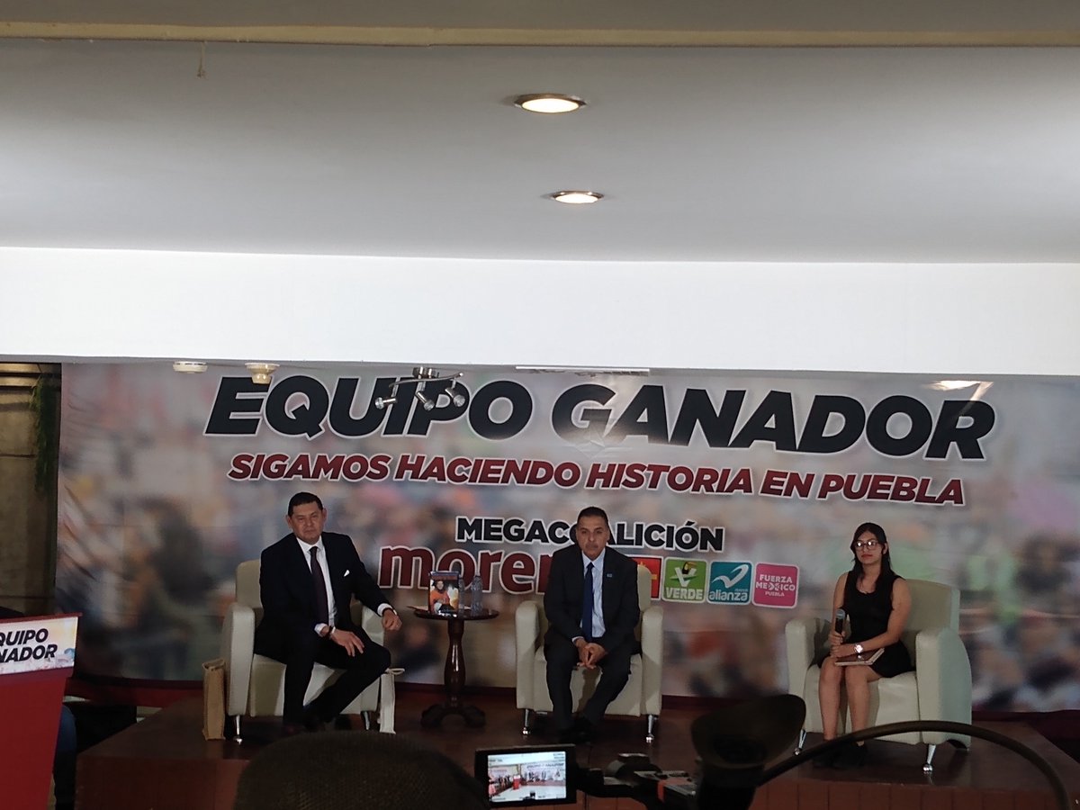 AdryBlanco06's tweet photo. El candidato a la gubernatura de de Puebla de la Coalición "Sigamos Haciendo Historia",  @armentapuebla_ presentó al #astronauta José Hernández Moreno como su asesor en materia de #Ciencia y #Tecnología https://t.co/Xn03X8NboF