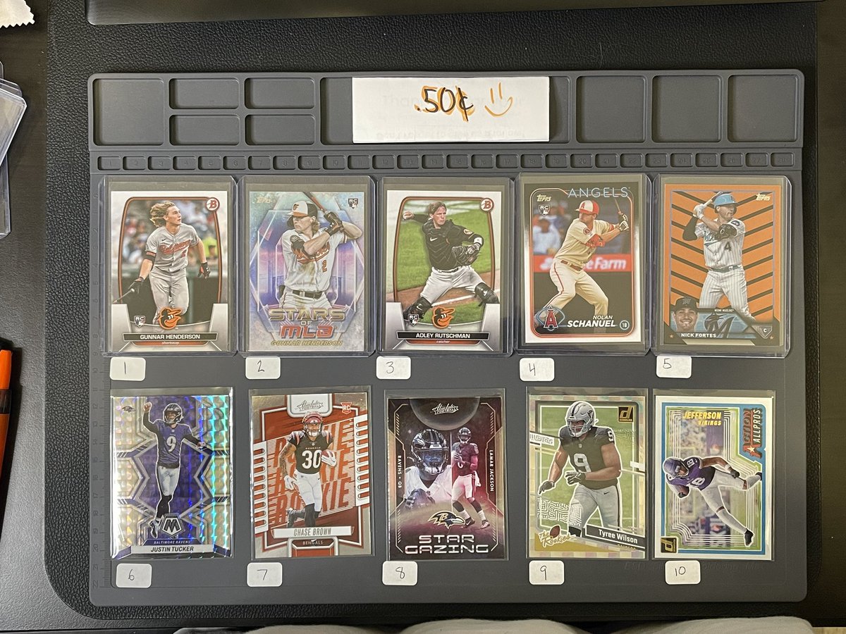 Lot 1 - .50cents 
#Sats4Stacks
#TheHobbyFamily #thehobby
#sportscardsforsale