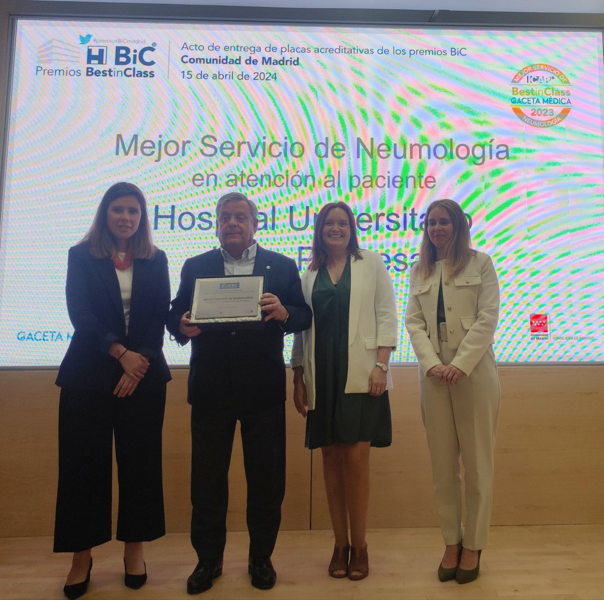 Orgullosos de Neumología del #HospitaldeLaPrincesa, mejor servicio Neumología en los #PremiosBIC2024.
El jefe de servicio Julio Ancochea y la supervisora Mar Barrio cabezas de un magnífico equipo trabajando por y para el paciente 
<a href="/GacetaMedicaCom/">Gaceta Médica</a>