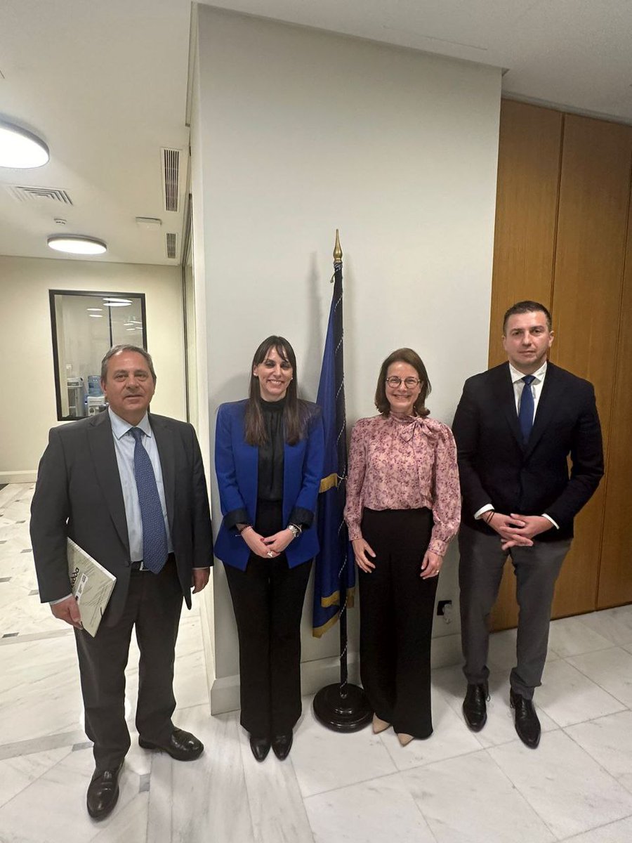 📍Today we met in Athens with the 🇬🇷Deputy Minister @charalaboyianni, @EthnikoA leadership and @expertisefrance. We are impressed by their unwavering commitment to EKDDA transformation through #TSI. Looking forward to continue supporting public sector reform in Greece.