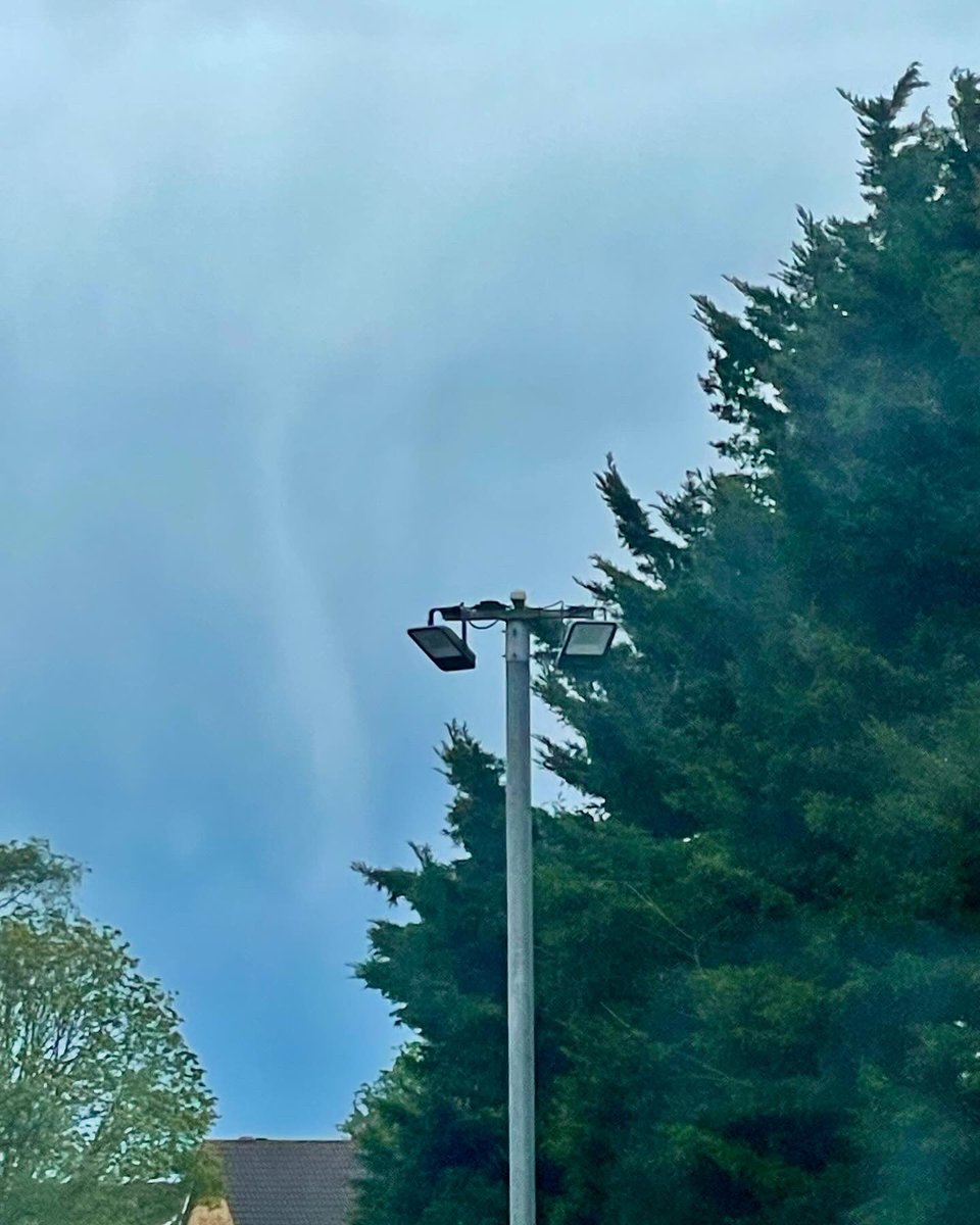 DicksGemma's tweet photo. Well it’s that time of year agai…just caught this cool little guy outside Wickes in Trowbridge 👀🌪️ (apologies for the poor quality, taken through a very dirty office window) 😆 #convectiveuk #funnelclouduk https://t.co/pLk8I93eFZ