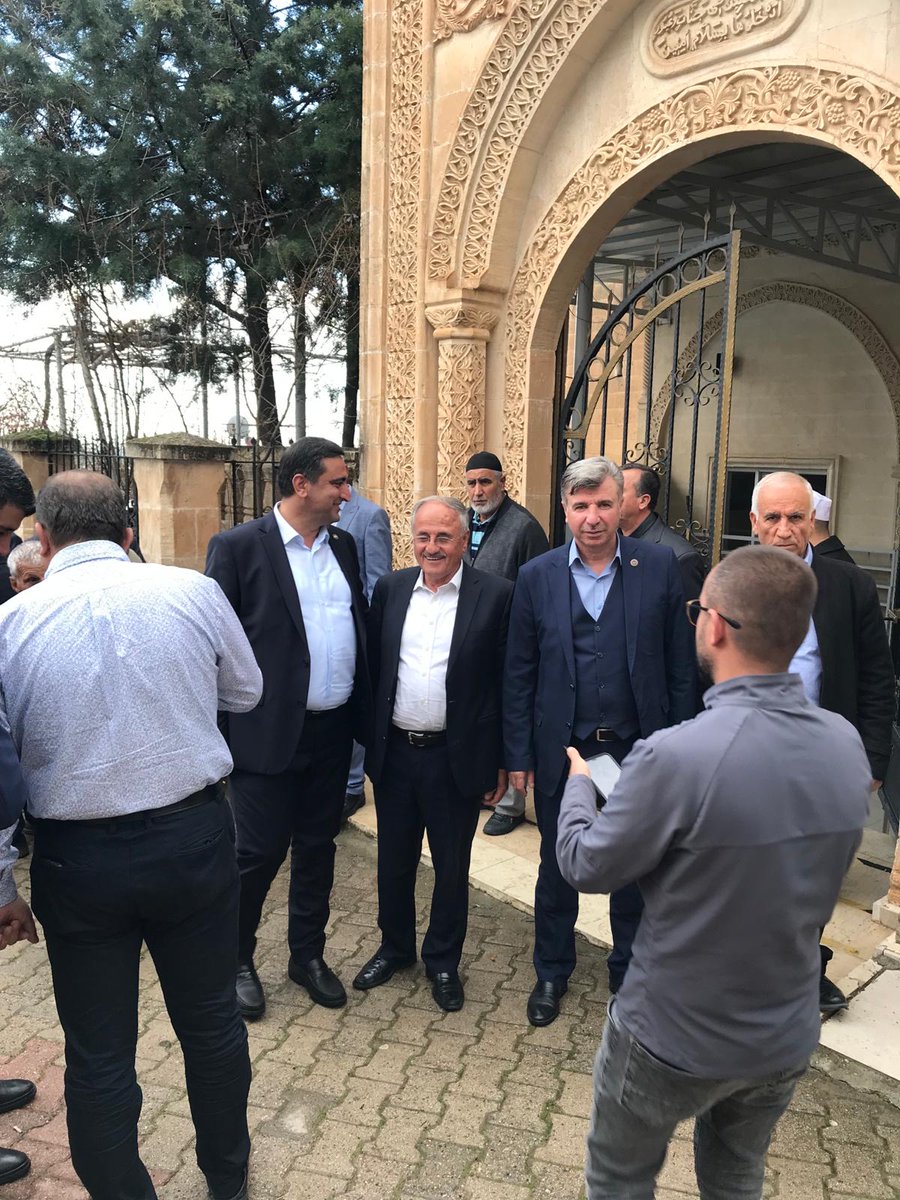 samir_ozhan's tweet photo. Batman Milletvekilimiz Serkan Ramanlı, HÜDA PAR İl Başkanımız Davut Şahin ve ilçe Başkanımız Sait Başaran bizlere tebrik ziyaretinde bulundular. Sayın vekilimiz ve beraberindeki heyete ayrıca ziyarete yoğun ilgi gösteren belde halkımıza teşekkür ediyorum. https://t.co/NcKYrdqlKd