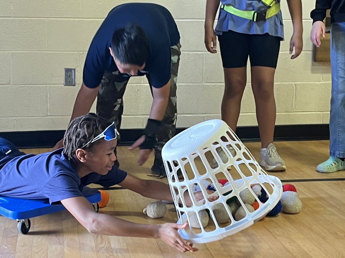 Hungry Hippo relay ⁦@BrookfieldES⁩ on #FieldDay!