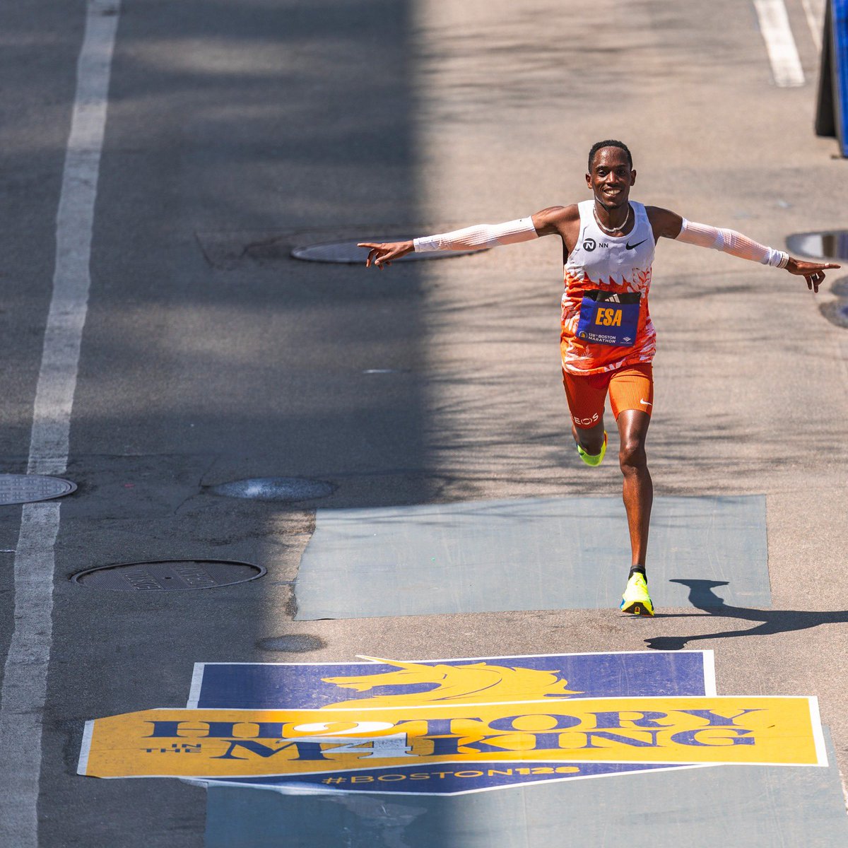 𝐖𝐇𝐀𝐓. 𝐀. 𝐑𝐔𝐍. 🚀 Huseyidin Mohamed runs a perfect race to finish second in the @bostonmarathon! His second @WMMajors podium after winning silver at the Tokyo Marathon last year. #NNRunningTeam