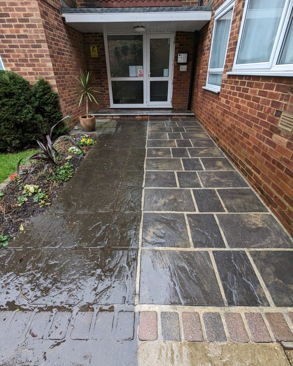 Pressure Washing Questions – Answered

Pressure washing is a quick and reliable way to make the exterior of your property shine like new, but it does take training to get it right. Read more: ow.ly/4k2Z50RaagE

#PropertyManagement #BlockManagement #FacilityServices