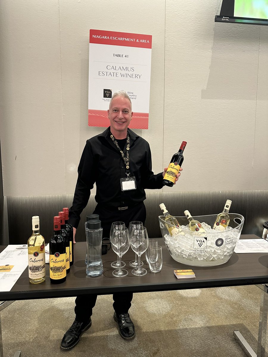 Here we pour today at Taste Ontario in Toronto! It’s a perfect day to taste wine! . . #tasteontario #calamus #calamusestatewinery #calamuswines #niagara #wine #winecountry #winecountryontario #vqa #winetasting