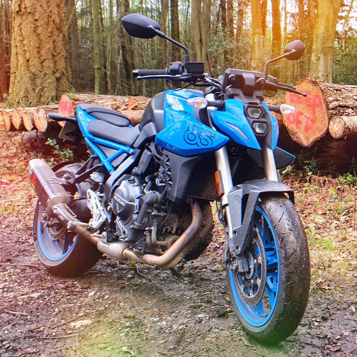 Such a fun motorcycle, it is just so very playful.
#Suzuki #GSX #GSX8S #SuzukiGSX8S #Funanigans #Fun #BigBoysToys #8S #NakedBike #StreetBike #FunBike #Motorbike #Motorcycle #LoveMyBike #TrueBlue