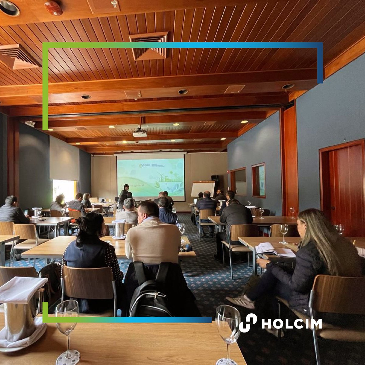 HOLCIMColombia1's tweet image. Culminamos la Asamblea General de la Asociación Mecanismo Regional de Reducción de Emisiones #MRRE, donde recibimos siete nuevos miembros para seguir trabajando en simbiosis industrial por la carbono neutralidad del departamento de Boyacá.

#NetZero #ConstruyendoProgreso