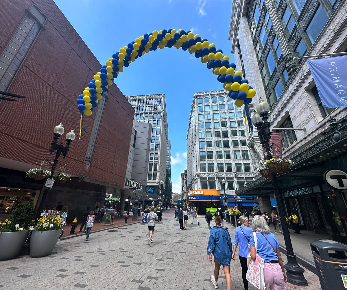 Happy Marathon Day from Downtown Boston 🙌🏼 #BostonMarathon #Boston128