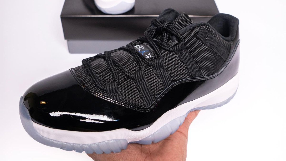 zSneakerHeadz's tweet photo. 2024 “Space Jam” Jordan 11 Low dropping on May 11th. 🐰🏀 https://t.co/EwzzcTgVeG