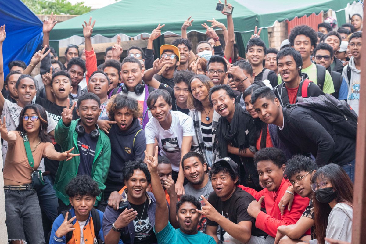 TekkenMadagasc1's tweet photo. Dojo NEXT LEVEL PLAY Round 2 is over !
The place was fully packed with 125 players🤩😍
Congrats :
🥇IZ | Yondaime
🥈GeS | Manounou
🥉Fabien
🖥️ VODS :
Part 1 : https://t.co/rl3pVX5LHY
Part 2 : https://t.co/rU9F8HpUak
See ya next month !
#Tekken8 #NLPlay #Madagascar #TWT2024 https://t.co/GlYBJfxfVb