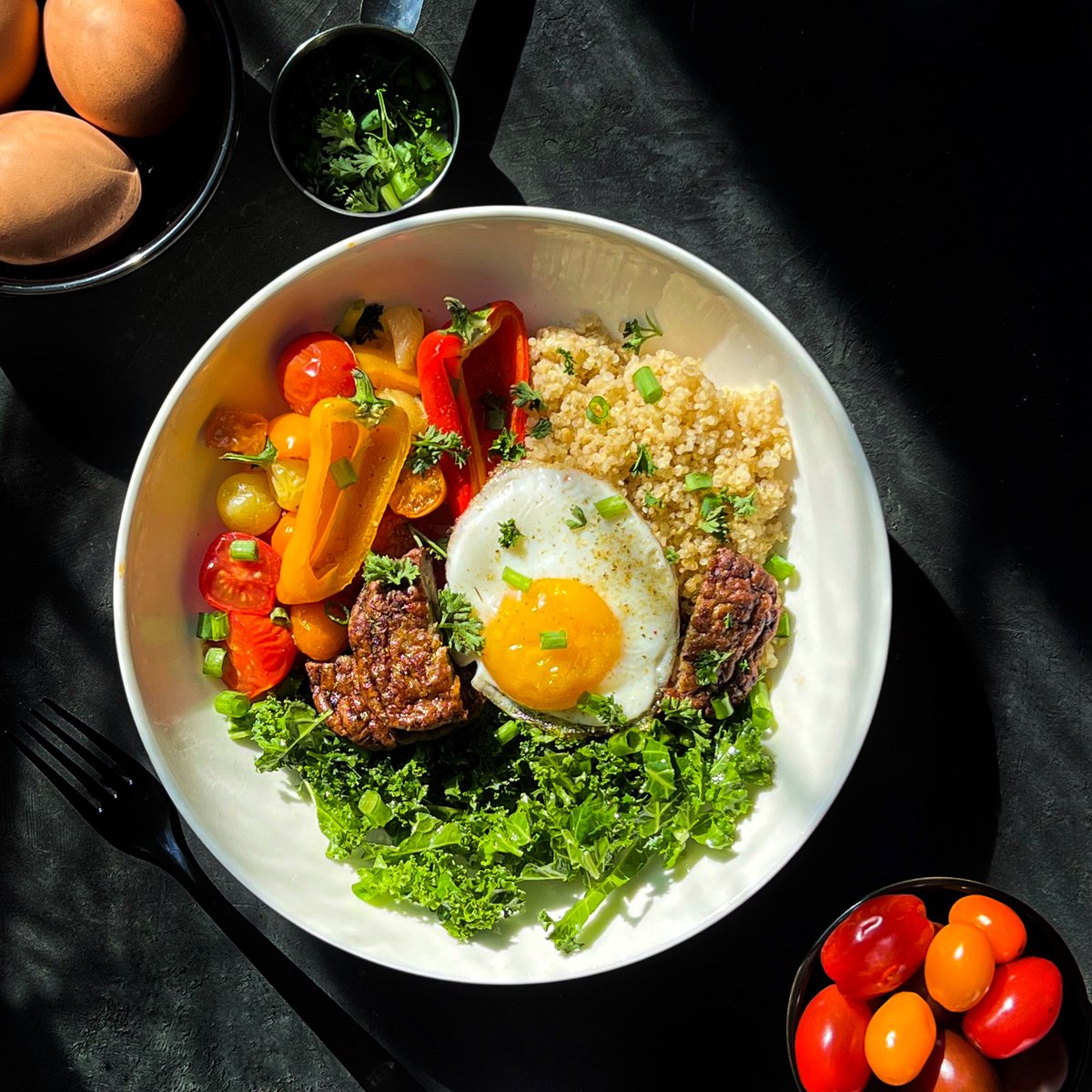 Throwing it back to this amazing breakfast bowl! 🕰️ Even though this photo is from a while back, it still makes my mouth water. Can't resist sharing the love for this classic favorite.

#ugc #ugccreator #foodphotography #foodphotographer