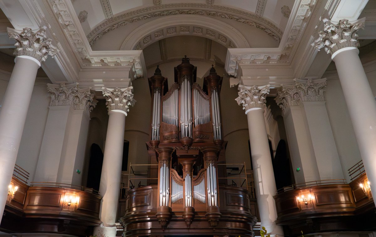 Did you know that St John’s Smith Square’s organ has 3574 pipes? Hear organist Roger Sayer open the London Festival of Baroque Music with a fanfare of organ works by J.S. Bach, Vivaldi, & Mendelssohn. Tue 14 May, 1.05pm, @StJohnsSmithSq bit.ly/LFBM2024