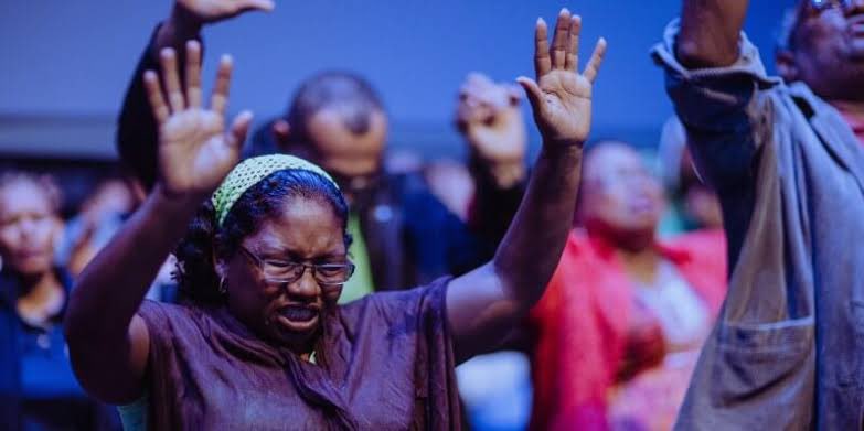 Watu wengi wameniDm kwamba wameokoka lakini wachungaji wanaowachunga wamekua wakiwadidimiza na kuwafanya waone ulokole ni mzigo. Yesu anasema “ Jitieni nira yangu, mjifunze kwangu; kwa kuwa mimi ni mpole na mnyenyekevu wa moyo” Tatizo ambalo lipo kwa watu wengi hasa wanawake,…