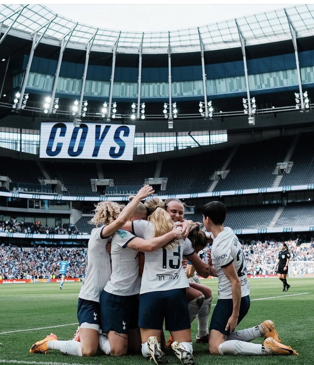 HSperfnutrition's tweet image. We don’t like to make it easy, but wow, we know how to turn it around…… 

This team is incredible and beyond that, I’m lost for words. 

We are going to Wembley in the @AdobeWFACup final!