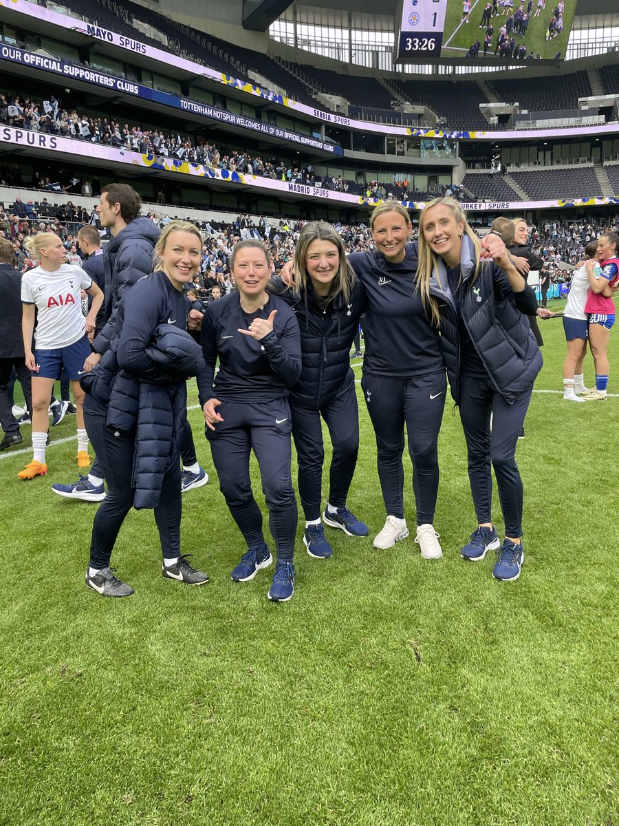 HSperfnutrition's tweet image. We don’t like to make it easy, but wow, we know how to turn it around…… 

This team is incredible and beyond that, I’m lost for words. 

We are going to Wembley in the @AdobeWFACup final!