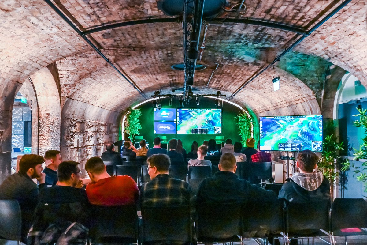 Led by member @KurtPittman, Ireland’s #Esports Collegiate finals @EireCollegiate returned to Dogpatch bigger and better 💥 Gamers traveled from all over, winners crowned from @TUDublinEsports and @SETUSPORTSWD, and esports enthusiasts flocked to watch the live spring finals.