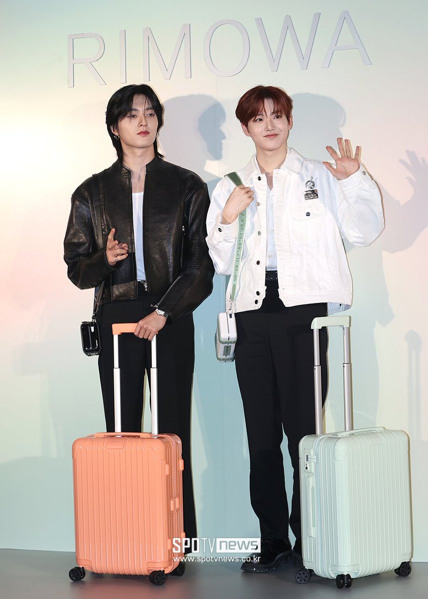 kkyutiesdimple's tweet photo. 240415 Naver | Rimowa event 

🔗 https://t.co/6ddEUWuLor
🔗 https://t.co/asvdJUuB6q
🔗 https://t.co/XNn26rN9rV
🔗 https://t.co/VbiwRyA3Kq

Please Like, Recommend &amp; Share the articles 💙

#JUNKYU_X_RIMOWA
#HARUTO_X_RIMOWA https://t.co/wmqk9KYVIm