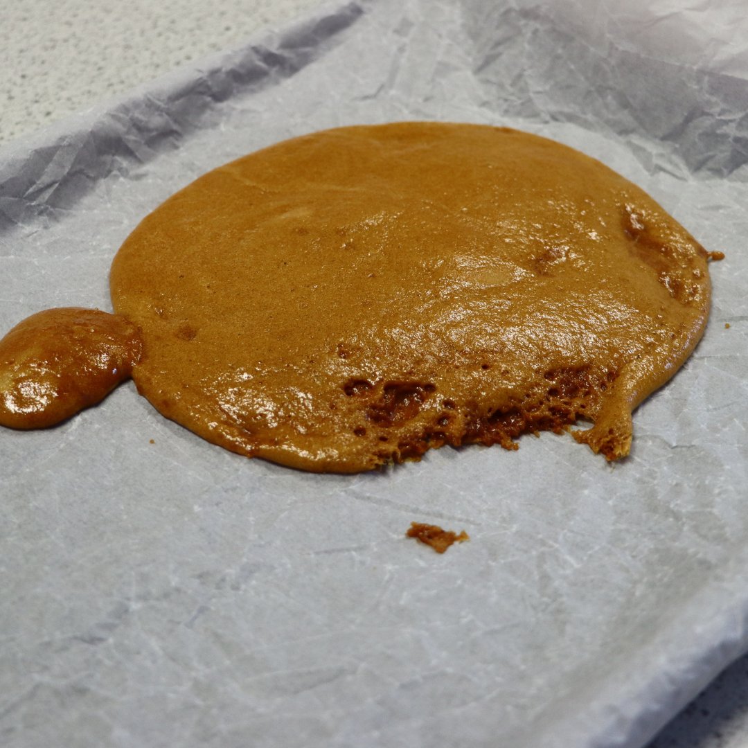 MHShortCourses's tweet photo. 🍯 In their last cooking and science class last week, our students had a educational experience making honeycomb! They saw the chemical reaction of baking soda and enjoyed the delicious result. 🧪👩‍🍳

#MillHillShortCourses #MillHillShortCoursesCooking #MillHillShortCoursesScience https://t.co/dsozqNkxkH