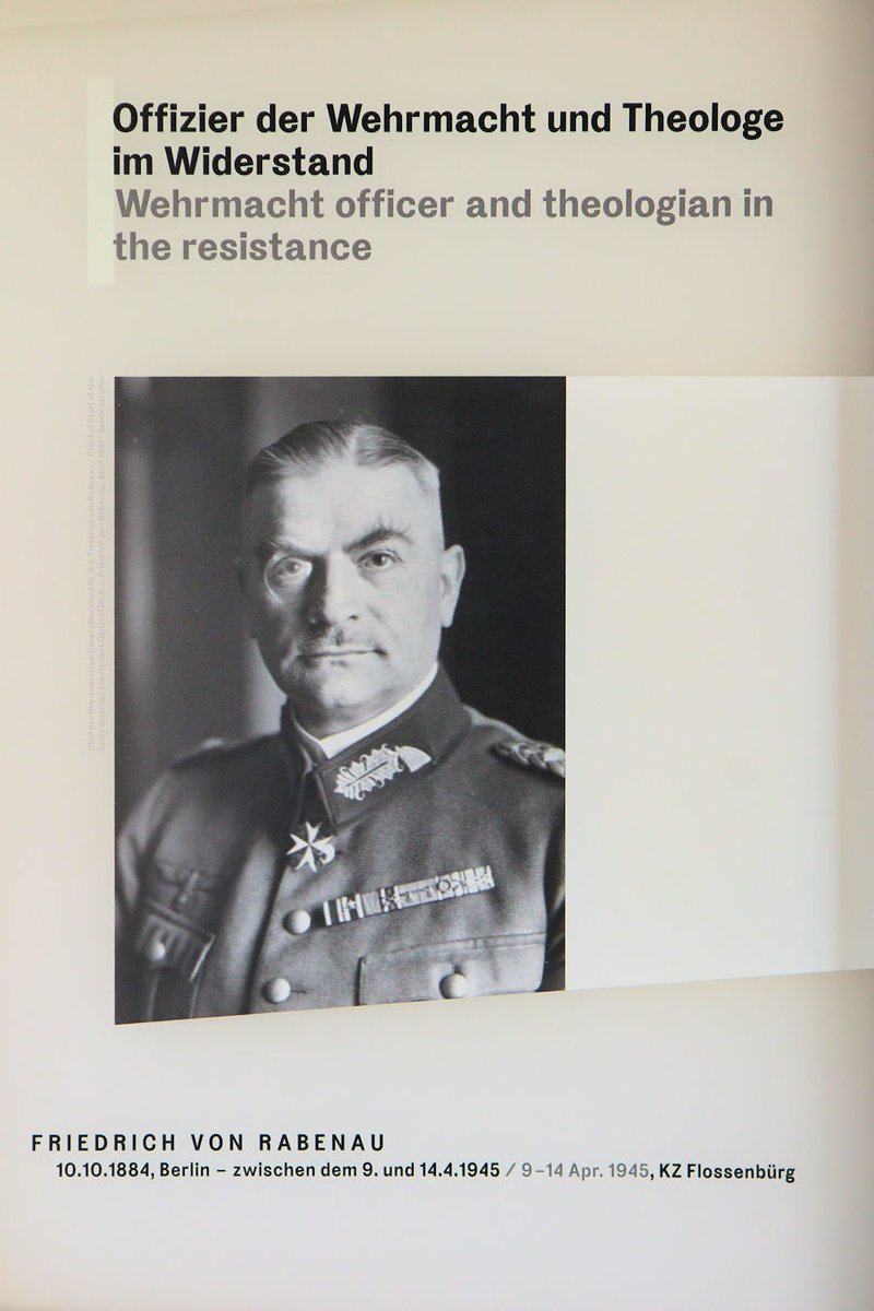 #OTD en 1945 fue asesinado en el campo de concentración de #Flossenbürg FRIEDRICH VON RABENAU Oficial del ejército alemán y #resistente Es recordado en una lápida en el lugar de su ejecución -y en la exposición permanente (📷)- del campo. #RememberFlossenbürg