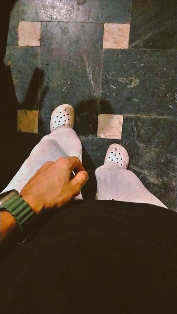 BSuhail1920's tweet photo. Wearing baggy in Aligarh is directly proportional to kashmiris.☺️ https://t.co/WHW4uEwO7G