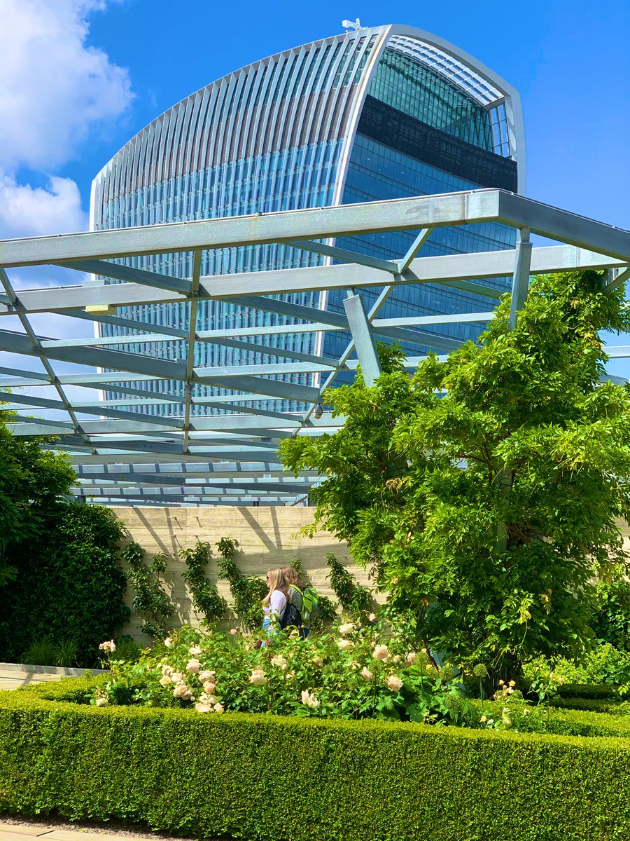 The beauty of a sky garden.🌻💚💙
#LondonIsLovinIt ❤️