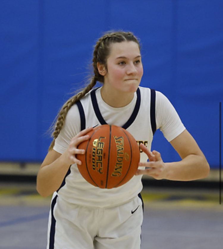 WilmingtonGBB's tweet photo. ⭐️Congratulations to @liakrarup, @reesebruckner &amp; @Mayajeck11 4 being named 2 the all-region basketball team. Maya was voted 2nd team while Lia &amp; Reese were voted 1st team. Lia was also voted region player of the year 4 the 2nd year in a row! Product of the work you all put in.👏🏻 https://t.co/72N8ojYdRc