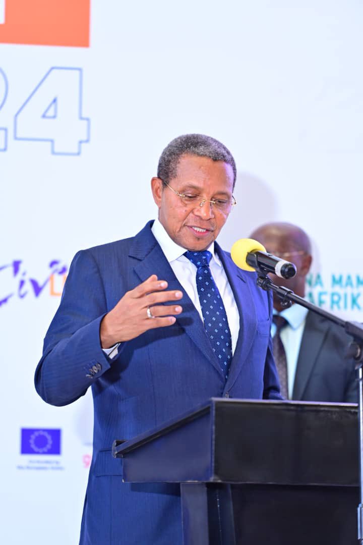 When you find young people behaving like old people , then they have lost it. Grooming young people is good in leadership. You have an opportunity to learn from experienced leaders - President @jmkikwete at the #GuildLeadersSummit2024 @UgandaEC #TrustECug