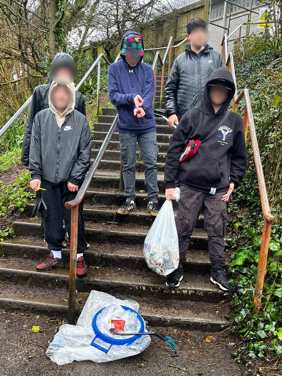 Breaking & Arresting News! 

Despite being incognito, The Rubbish Robbers have ‘stolen’ the limelight by lifting litter from the streets of Redruth and becoming this year’s Local Heroes for their contribution to the Environment! Bravo! 👏 👏👏