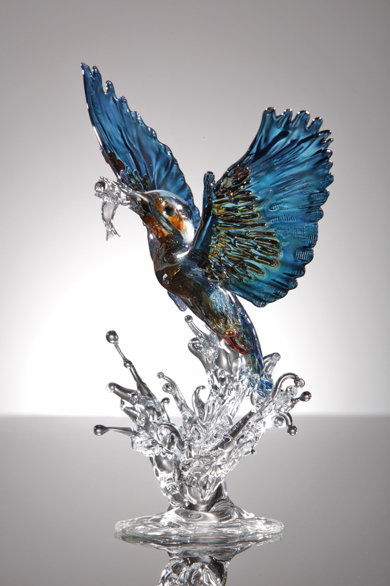 It’s Monday again and we’re introducing you to one of our exhibitors @RHSWisley (2-6 May) and @hevercastle (16-19 May). Sandra Young Glass Sculpture creates flameworked glass sculptures of fantasy and nature.  #MakerMonday #Mondaymaker