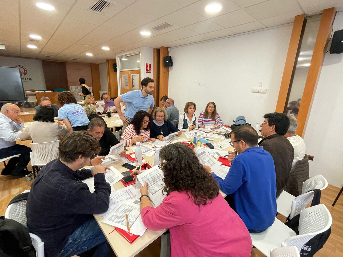 ProgramaMandela's tweet photo. ¡Aprendiendo a gestionar proyectos en cooperación internacional de una forma teórica y práctica junto a profesionales de @dsinergos - Cooperación, Cultura y Deportes!👏
Puedes visionar la parte teórica aquí 🎥 https://t.co/Ei4hM2pvGz
.
.
#ProgramaMandela #cooperacioninternacional https://t.co/ukEvsGetsL