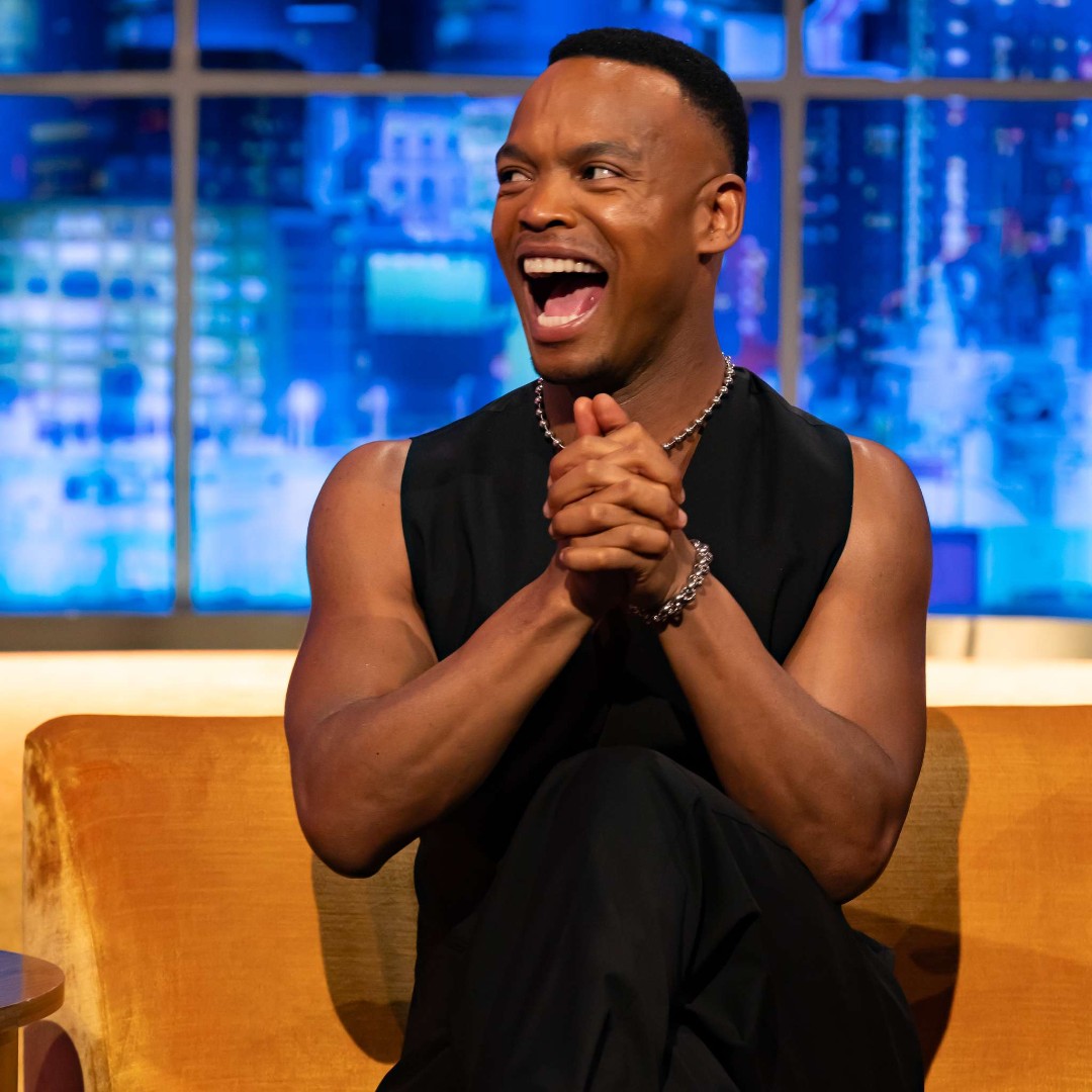 📷 Pictured: Johannes Radebe looking fab-u-lous on the Jonathan Ross show last Saturday. 🎟️ Don't miss final tickets for the #HouseOfJojo when it visits The London Palladium on Sat 4 May!: lwtheatres.co.uk/whats-on/johan… @jojo_radebe