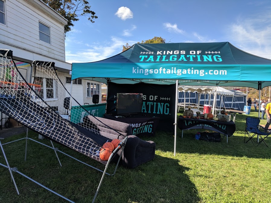 Kings of Tailgating, or kings of branding and outdoor setups? What do you think? #brandinginspiration