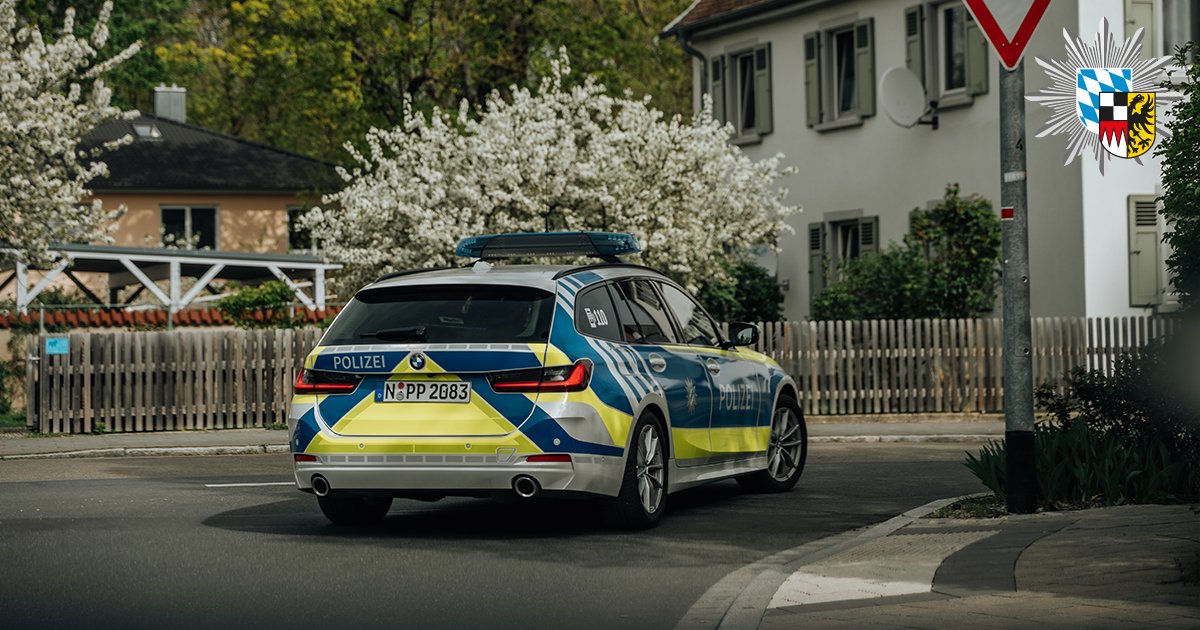 PolizeiMFR's tweet photo. Wir wünschen euch einen guten #Start in die Woche!🚓

Grüße aus dem Dienstgebiet der Polizeiinspektion Bad #Windsheim. Unsere Kollegen sind für eure #Sicherheit im Einsatz.

#WirFürEuch https://t.co/Q9EQm4fiL1