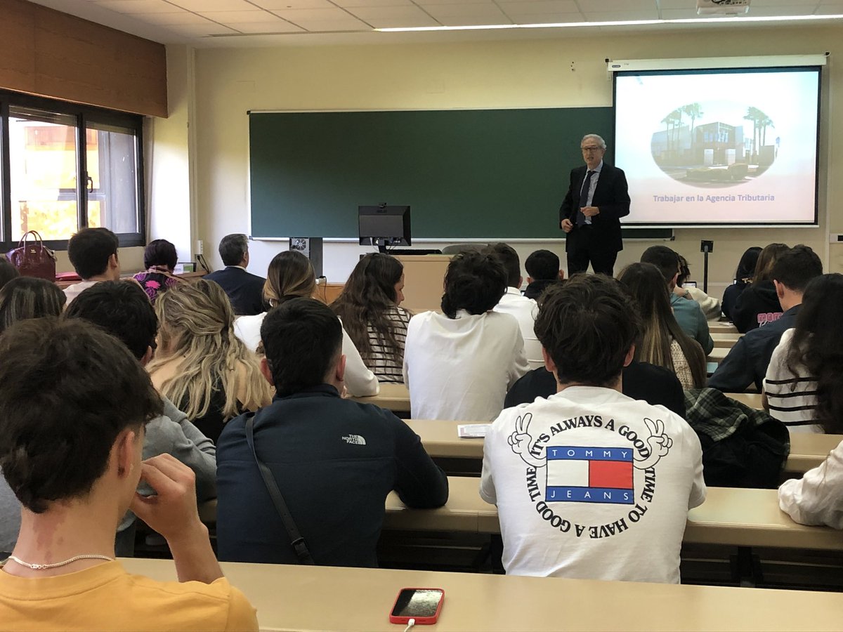 EconomiaUsal's tweet photo. 🧡Los #viernes en @EconomiaUsal son de otro 🌍🙌🏻👏🏻. El pasado viernes nuestros #profes celebraban los ya #exitosos #DesayunosDeDocencia y nuestros #estudiantes disfrutaban de dos fabulosas #confes con #JoaquinPerez de #AgenciaTributaria
y #OscarPuche (ExDirector en @jamonBEHER)🧡 https://t.co/GR8Sa06SD1