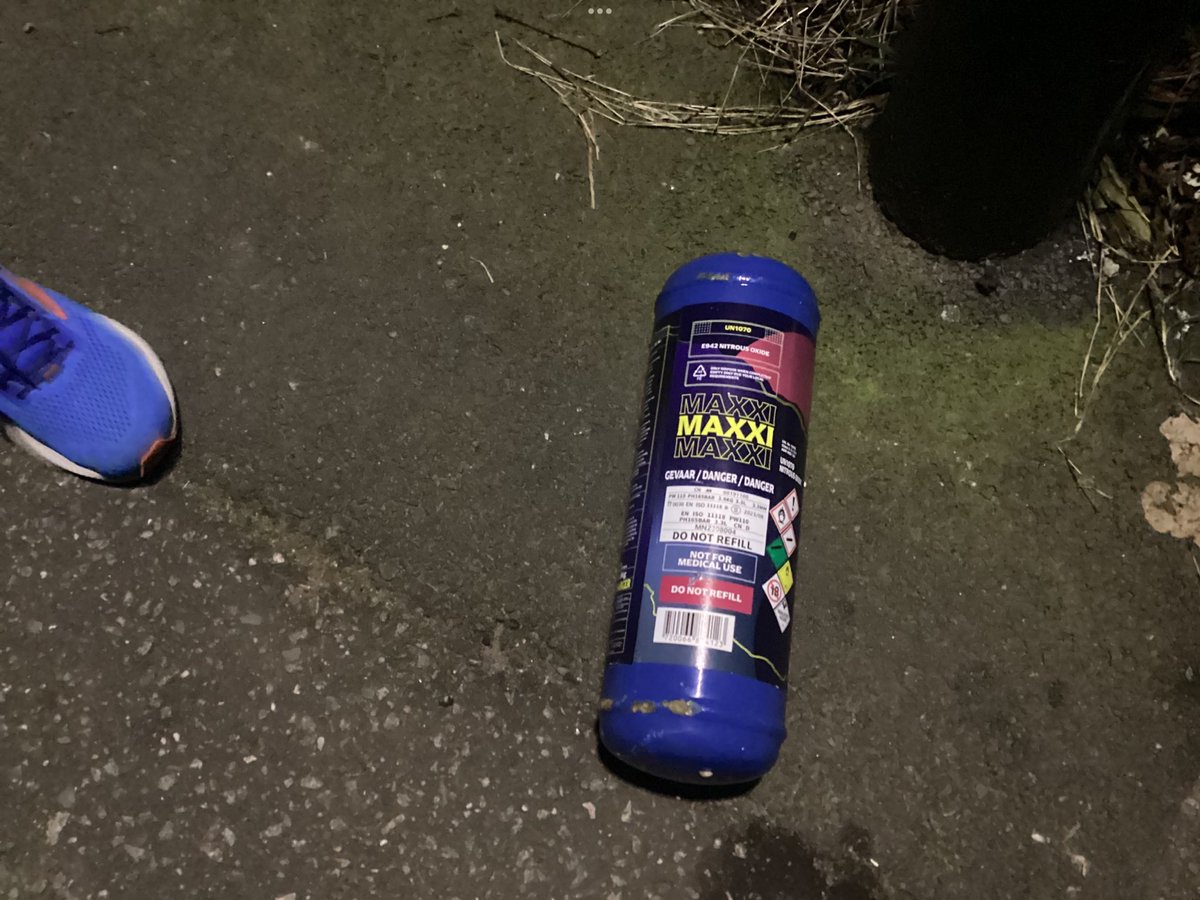 @naomi_desouza @HarrylLeach Another life lost.
Speeding often occurs in the roads around this area, and it’s an area that you will frequently find discarded nitrous oxide canisters by the road. Here in Alcester St. for example #BordesleyAndHighgateWard