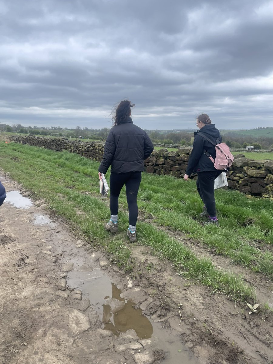 On Friday our Silver Duke of Edinburgh team started learning navigation and map reading at Otley Chevin. The team did so well and picked it up really quickly. They are getting closer to the practice expedition. Well done everyone! @Leeds_Childrens @LeedsHospitals @DofE