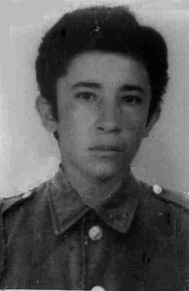 famicaidosmalvi's tweet photo. El día 15 de abril de 1962 nacía en Corrientes Héroe Andrés Daniel RODRUGUEZ, Caído durante el Conflicto del Atlántico Sur de 1982.
Al cumplirse un nuevo aniversario de su natalicio lo recordamos y le enviamos un abrazo fraterno a su familia.
¡Besos al cielo a nuestro Héroe! https://t.co/gkvcSbevCX