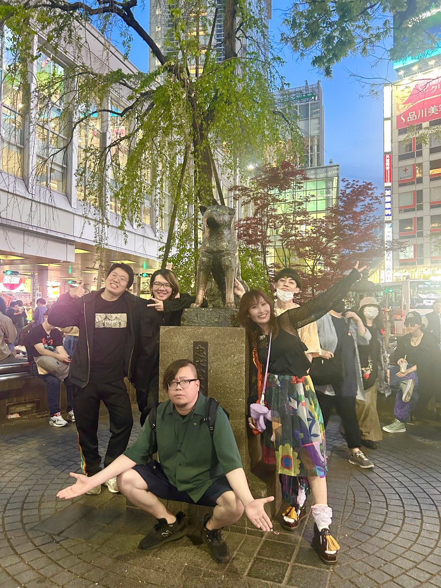 chameleon_1123's tweet photo. 🌸友達と会ってきた🌸

嘘とカメレオン10周年おめでとう！！！
3枚目、嘘チルがよくやってくれてたので5年ぶりに撮りました✌︎ https://t.co/RjDmCjpEBu