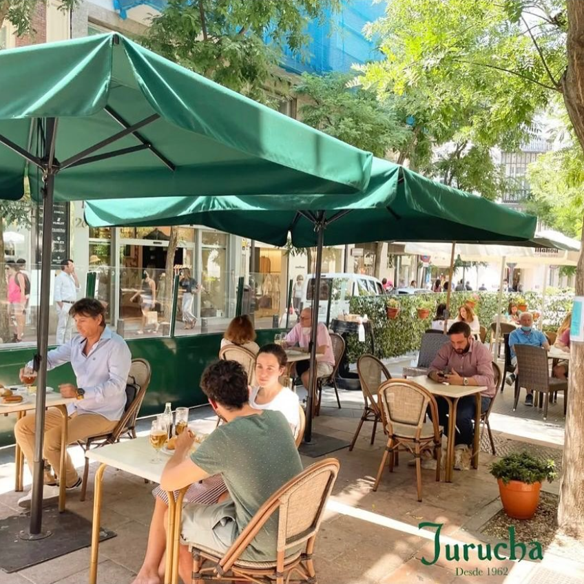 JuruchaBardetap's tweet photo. La #primavera 🌞 se disfruta en la terraza de #Jurucha
📍 C/Ayala 19𝘽𝙖𝙧𝙧𝙞𝙤 𝙙𝙚 𝙎𝙖𝙡𝙖𝙢𝙖𝙣𝙘𝙖
¡Feliz lunes!😁
#Madrid #Turismo #Abril2024 #FelizLunes
#pinchos #baresdemadrid #planesmadrid #turismomadrid #turistaenmadrid https://t.co/vhnz0Ob1IC