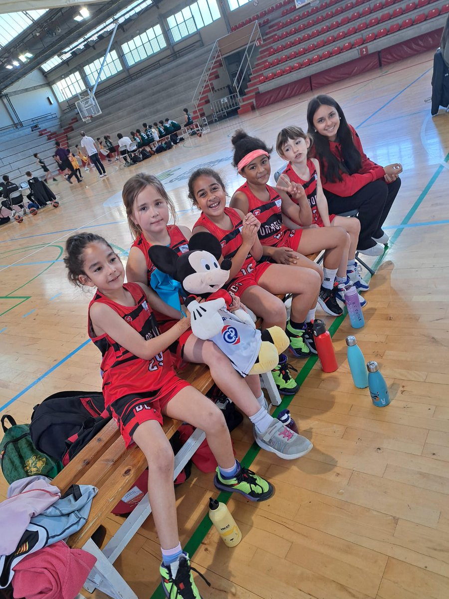 El Pre-Mini femeni ha jugat a la mítica pista de Palau Sacosta.
El resultat és el de menys.
Victòria per la mínima vs <a href="/CEONYAR/">C. E. ONYAR bàsquet</a>.
🔴⚫ 
🏀🏀🏀
#SomTorroella 
#SomEsport 
<a href="/AjTorroella/">Ajuntament de Torroella de Montgrí</a> 
#GPSupermercats