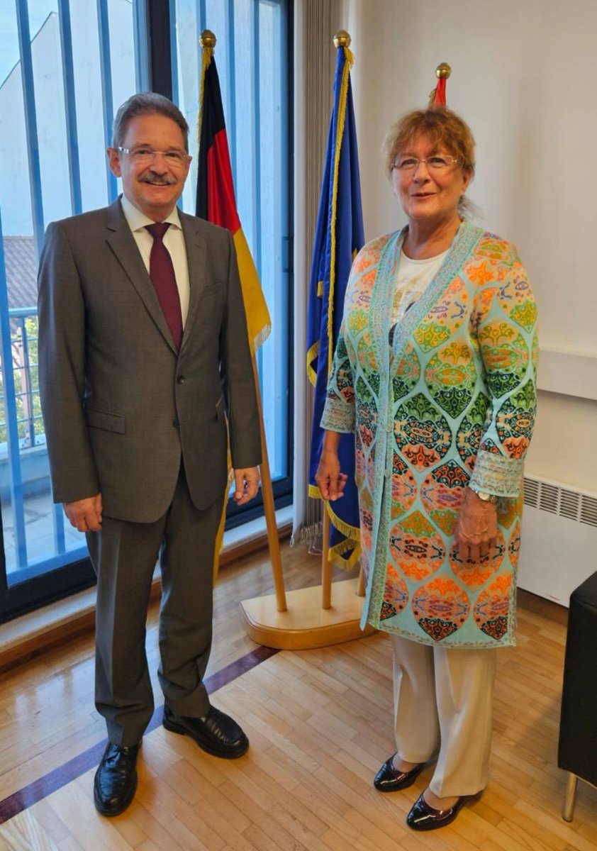 Prof. Dr. Nadežda Basara has made a major contribution to oncology in 🇩🇪. Now she is actively supporting her 🇲🇪 colleagues in their life-saving endeavour. Looking forward to 1st InternatCongress of Oncologists #CUOH  in 🇲🇪 in Oct, with strong particip of 🇩🇪 professors &amp; experts.