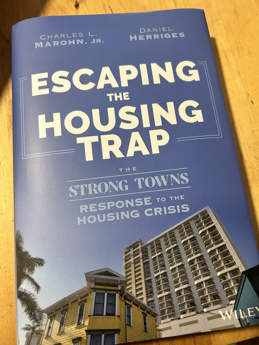 The Mayor’s book club gets a new entrant! Looking forward to seeing what @clmarohn and @StrongTowns have to say about the housing crisis. #ReadSTC