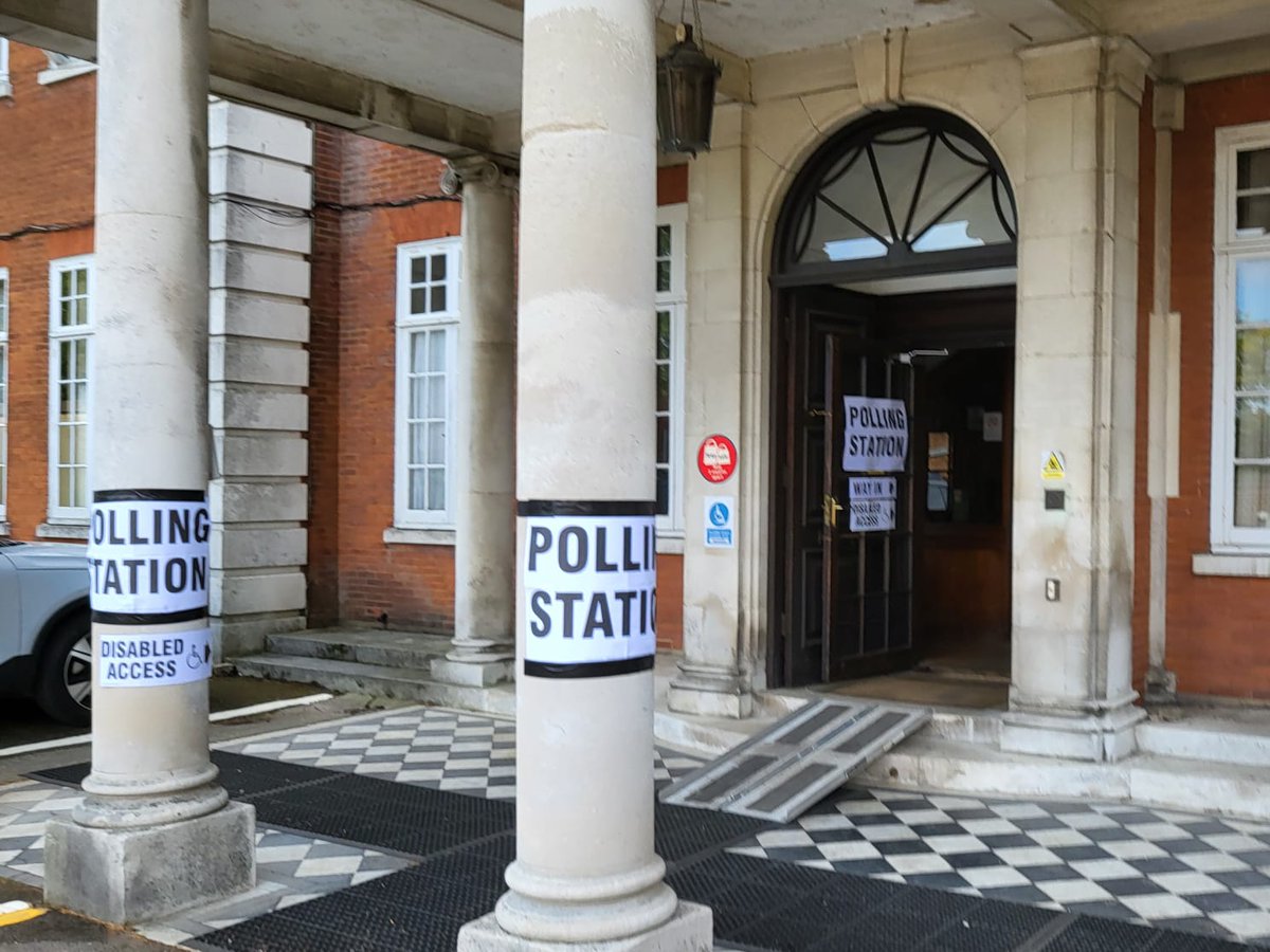 🚨One day left to register to vote! 📅On 2 May, there will be elections for the Mayor of London and London Assembly. ⌛If you have not already registered to vote, be sure to register before 16 April. ➡️ Check if you're eligible and how to register: royalgreenwich.gov.uk/register-to-vo…