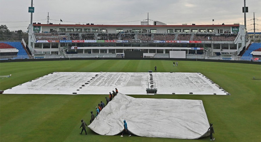 While rain is a natural element beyond anyone's control, it often proves to be a dampener for both players and fans, causing delays and even cancellations of matches. ☹️🌧️ #PAKvNZ