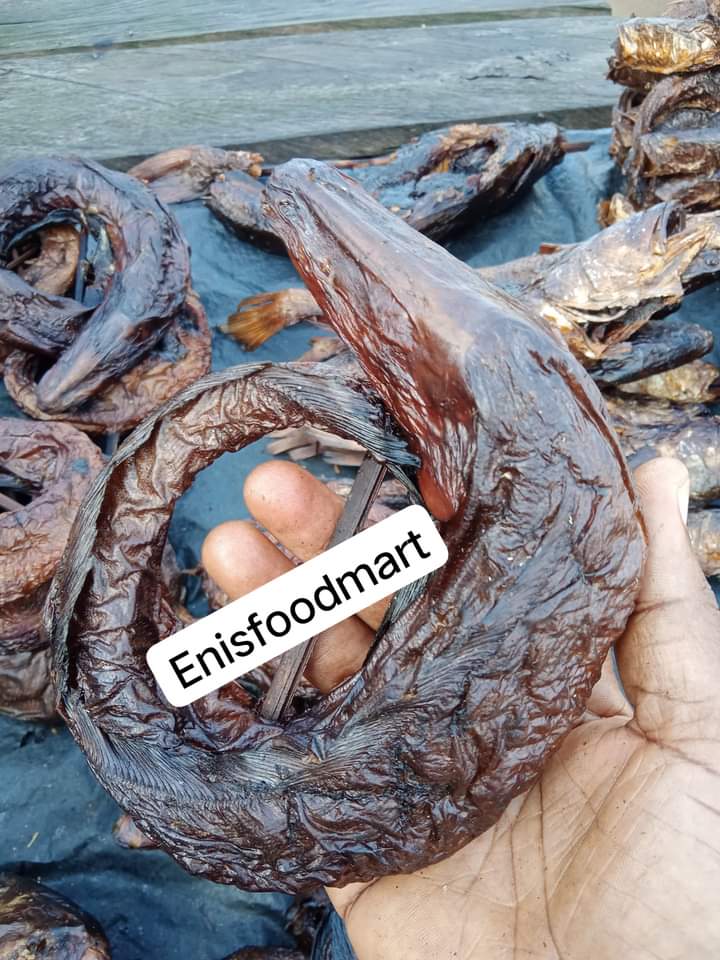 Smoked full body Asa.

As seen, 10pcs: 32,000

To order use the link in bio or send a dm.

Location is Bayelsa state
Delivery is nationwide and abroad (export).

08161223745

#enisfoodmarttotheworld #africanfoodshopindiaspora #nigerianfoodstuffs #nigetiansincanada #nigeriansinuk