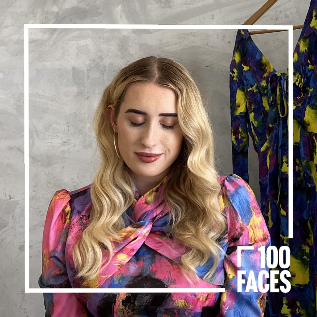 🎓 As part of @UniversitiesUK's #100Faces campaign for 'first-in-the-family' graduates, we're celebrating our Students' Union President and MA Painting grad, @KimBurrowsArt! Find out how she is fostering inclusivity in the RCA community 👉 bit.ly/3PxJCa1