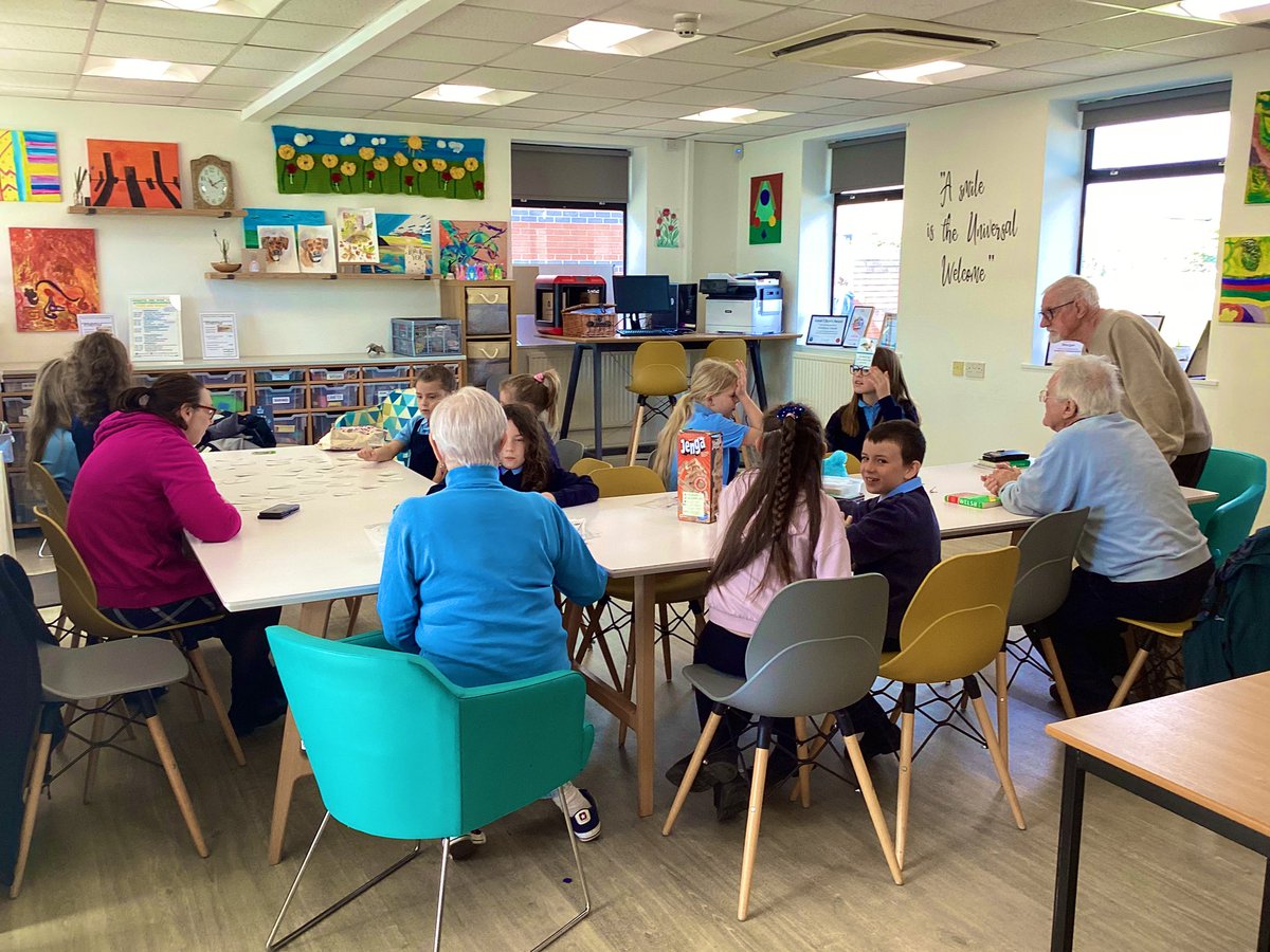 Ysgolyffin's tweet photo. Together Works. #dosbarthblodeuwedd. #togetherworks @EAS_Cymraeg . Canu a chwarae gemau Cymraeg. hwyl a sbri! Singing and playing Welsh language games. Lots of fun! https://t.co/67fjidk7Lq