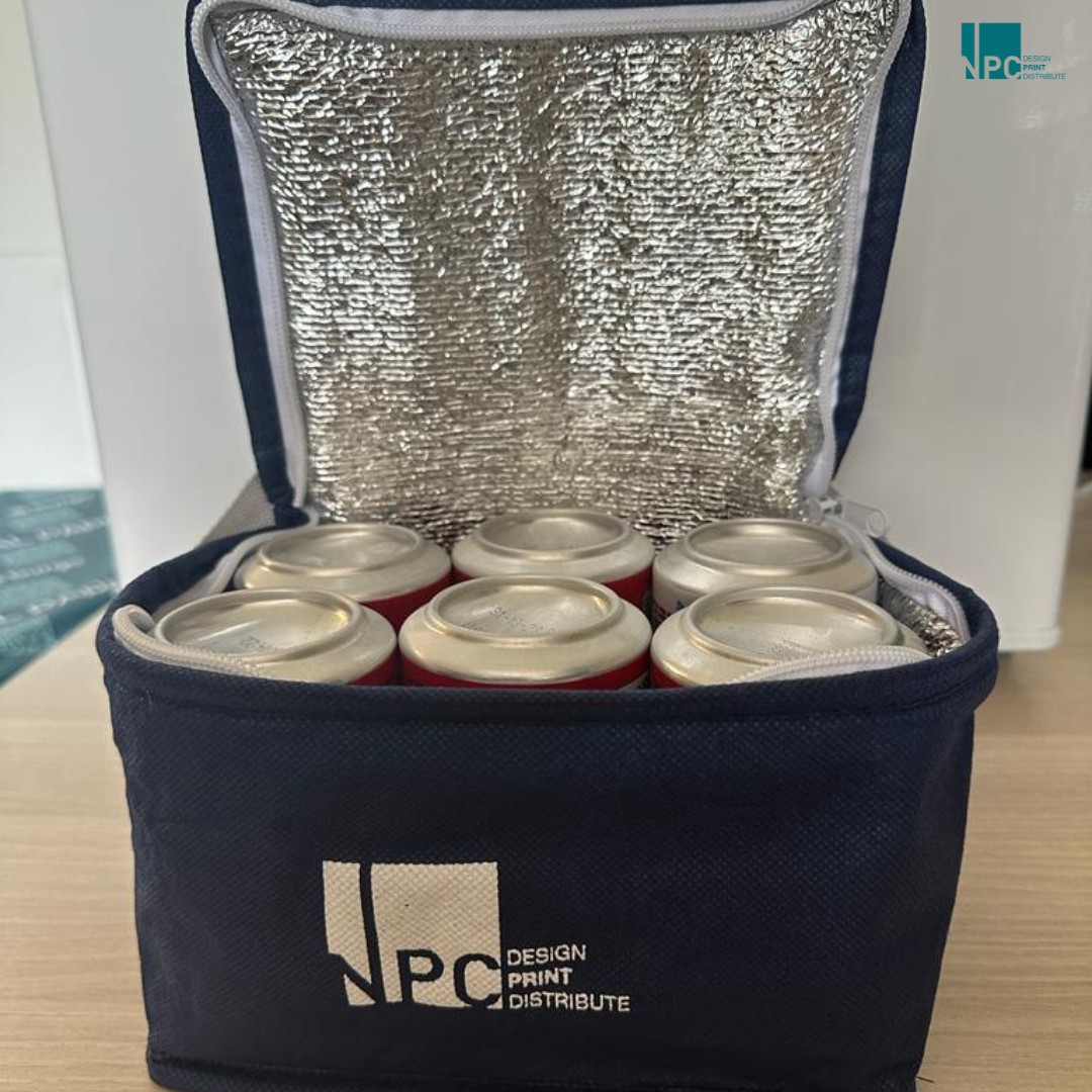 COOL BAGS 🧊 

These are PERFECT for the summer months! Whether you are gifting your team or clients, our Cool Bags are a great way to promote your business 🙏🏼 

🌐 loom.ly/462PsHg
📧 enquiries@npcprint.co.uk
#marketingmaterials #printmaterials #professionalprinting