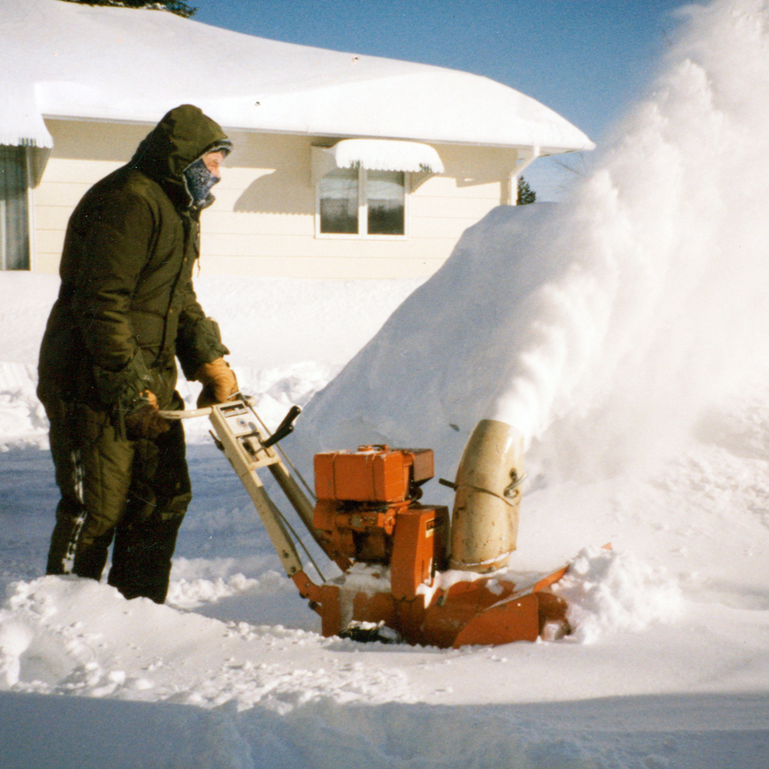 RefrigiWear's tweet photo. What good is being warm if you can’t get the job done? That’s why #RefrigiWear focuses on how well a product performs and how functional it is so you get more done in a day.

Learn more about our 70 year history:
👉 https://t.co/9YwSDJ2izP

📸Image: RefrigiWear Archive https://t.co/s6qO1DB8iI